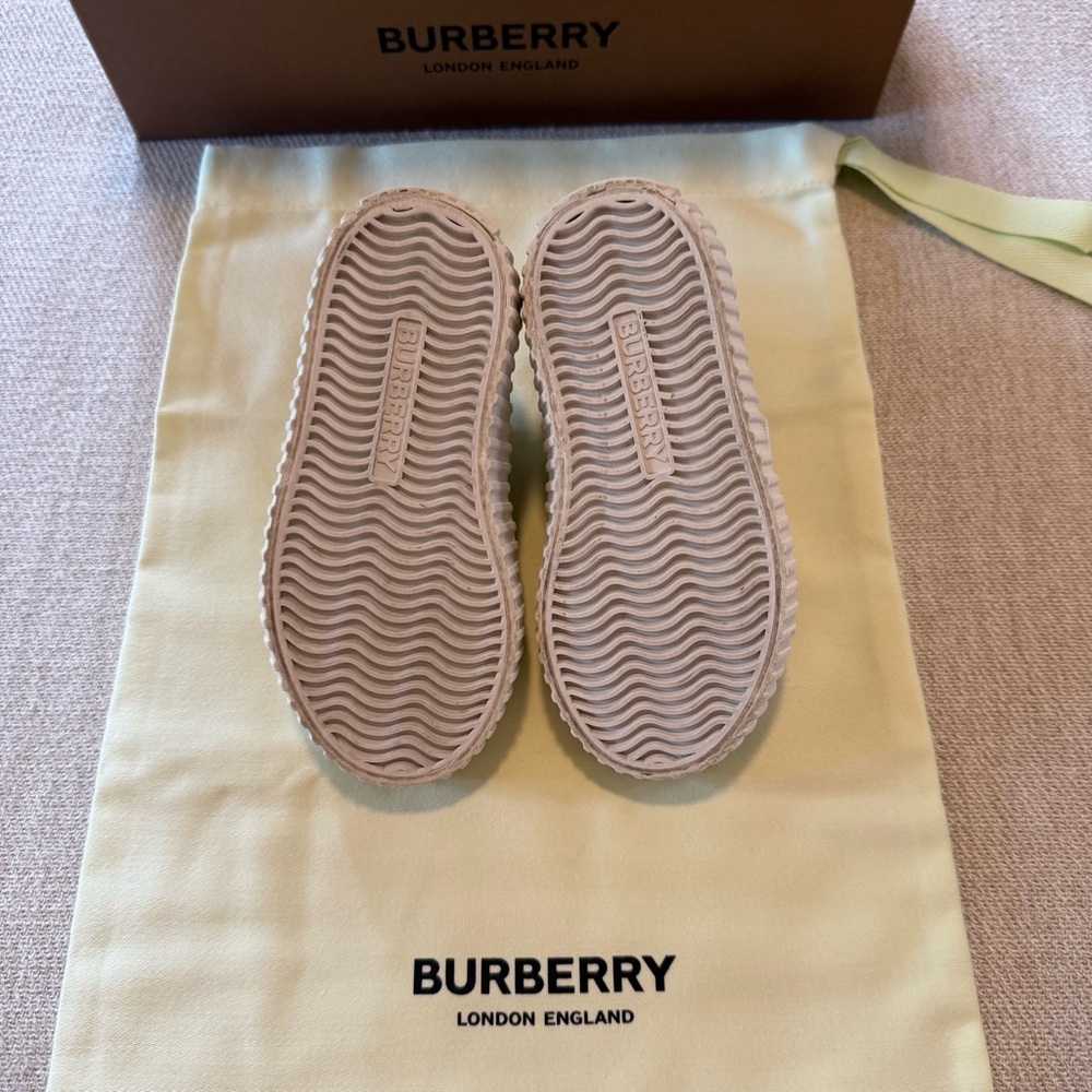 Burberry Kids Shoes Size EUR 26 - Picture 9 of 9